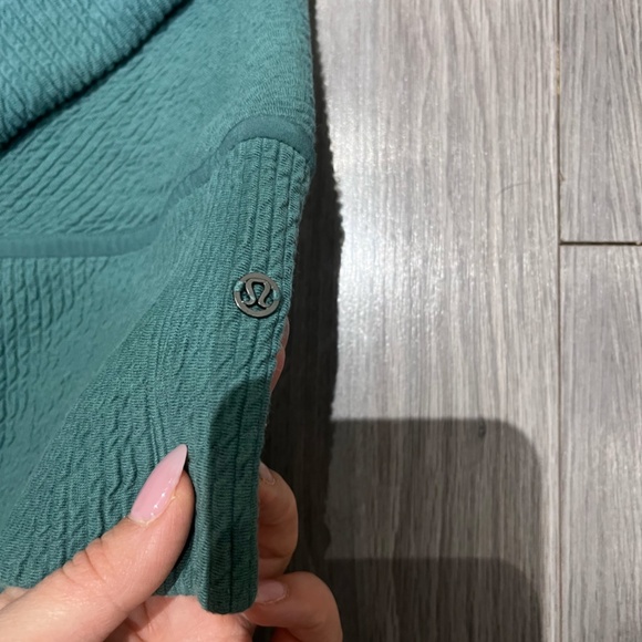 lululemon green pullover sweater size 4 - Picture 2 of 4